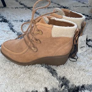 Lace wedge booties suede - brand new